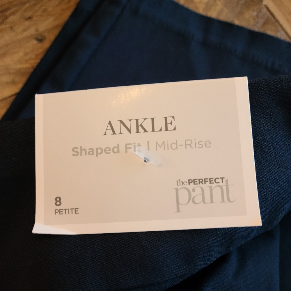 Petite NEW  Christopher & Banks Ankle Pant
